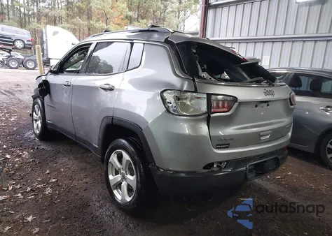 2018 Jeep Compass Latitude 4X4 из США, поврежденный, VIN 3C4NJDBB4JT484221